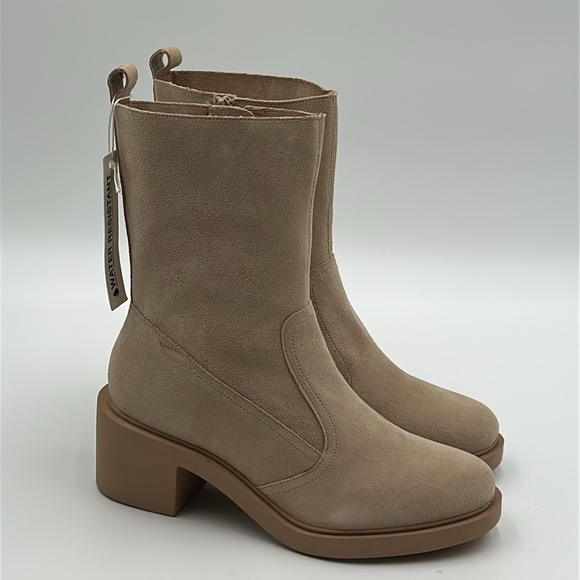 2114- André Assous Suede Ankle boots Beige Water Resistant Size 7.5 NWT - Picture 2 of 12